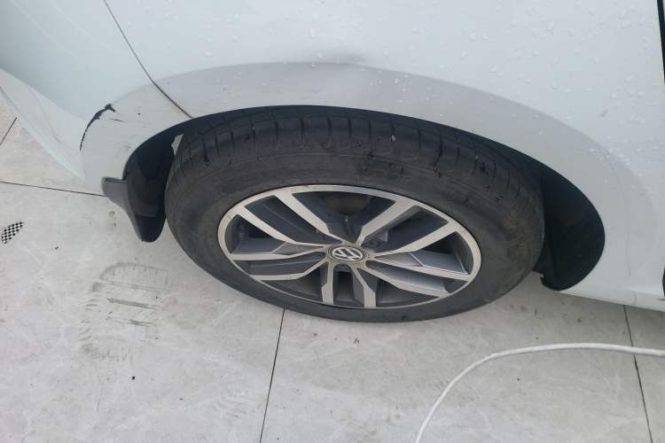 Used Volkswagen Golf 2016 230TSI Automatic Luxury Version Right Rear Wheel Hub