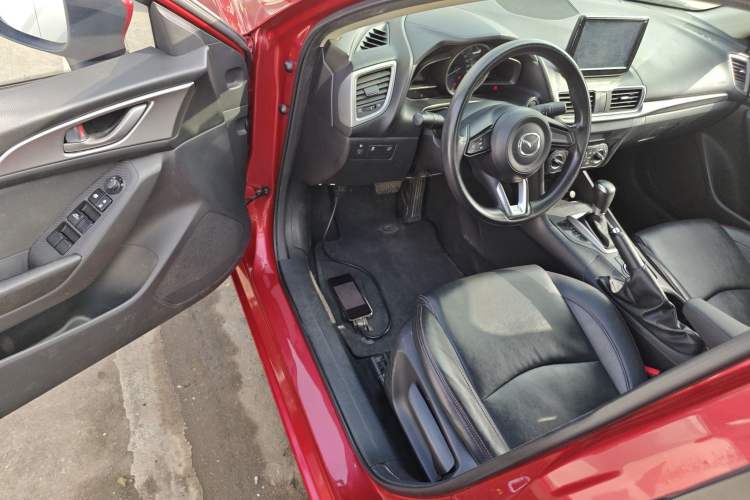 Used Mazda 3 Axela 2017 Sedan 1.5L Automatic Comfort Model Emission Standard China V