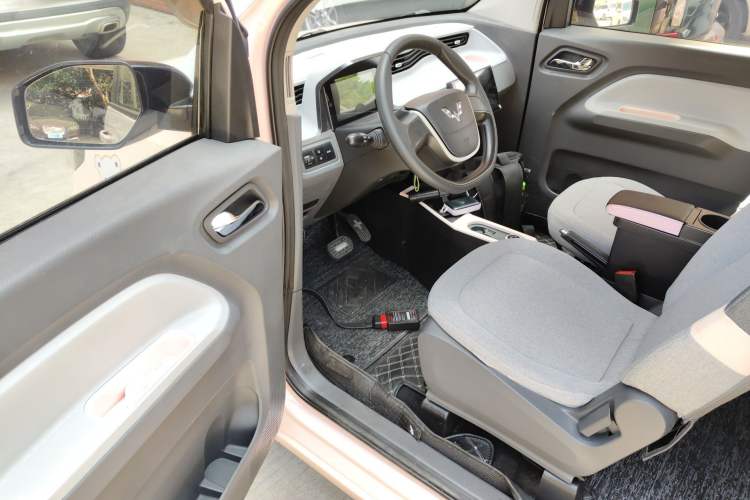 Used Wuling Hongguang MINIEV 2021 Macaron Fashion Edition Lithium-Ion Battery