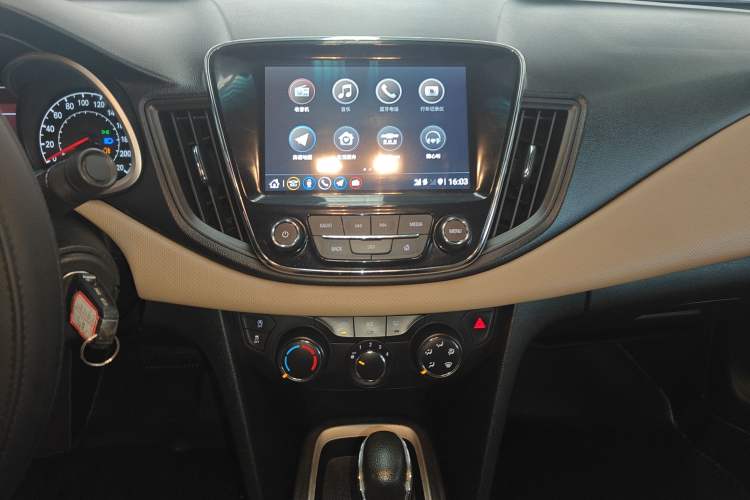 Used Chevrolet Monza 2022 320 Automatic Enjoyment Sunroof Version
