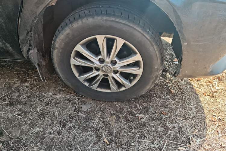 Used FORTHING Lingzhi 2019 M5L 1.6L 7-Seater Luxury Model China VI Standard Right Front Wheel Hub