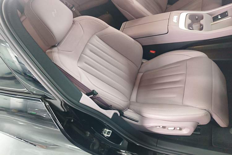 Used ONVO L60 2024 60 kWh Rear-Drive Version
