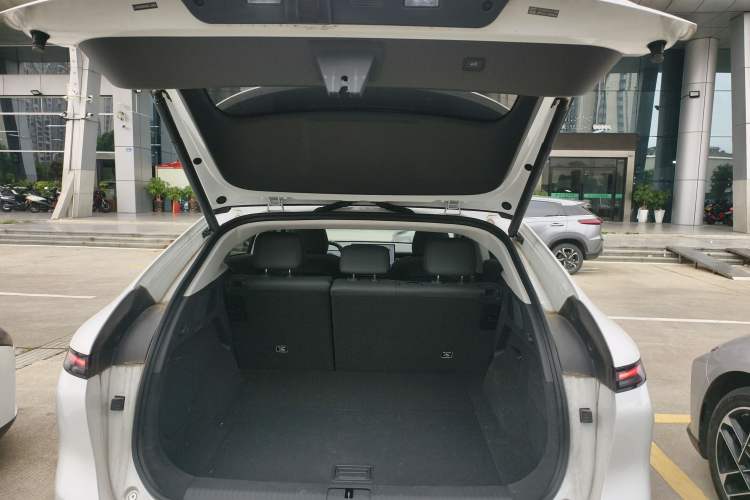 Used XPeng G6 2025 625 Long-Range Max Flagship Edition Trunk