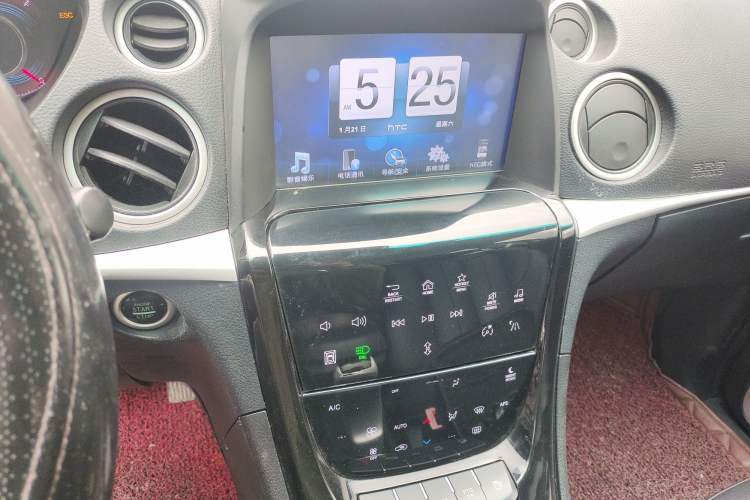 Used Luxgen Great 7 SUV 2014 2.2T Four-Wheel Drive Prestige Version Audio And AC Panel