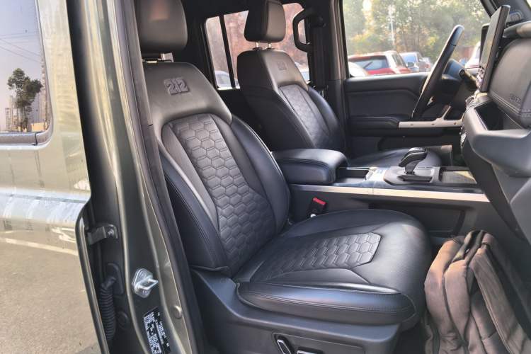 Used 212 T01 2024 2.0T Mechanic
