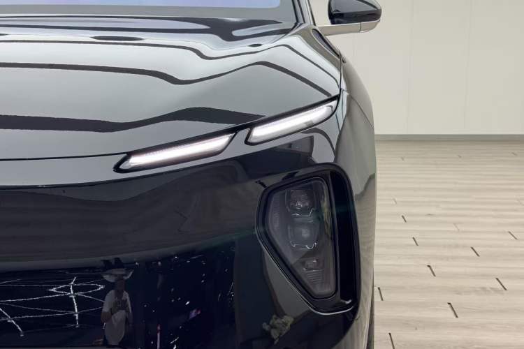 Used Nio EC6 2024 75 kWh Left Front Headlight