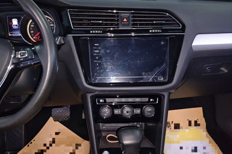 Used Volkswagen Tiguan L 2020 330TSI Automatic Two-Wheel Drive Panoramic Comfort Edition China VI Standard
