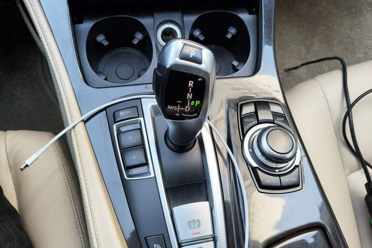 Used BMW 5 Series 2013 525Li Leading Model
