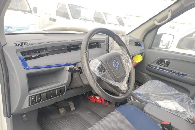 Used Dongfeng Yufeng EM27 2024 EM27L BYD CATL 41.86 kWh Interior 2