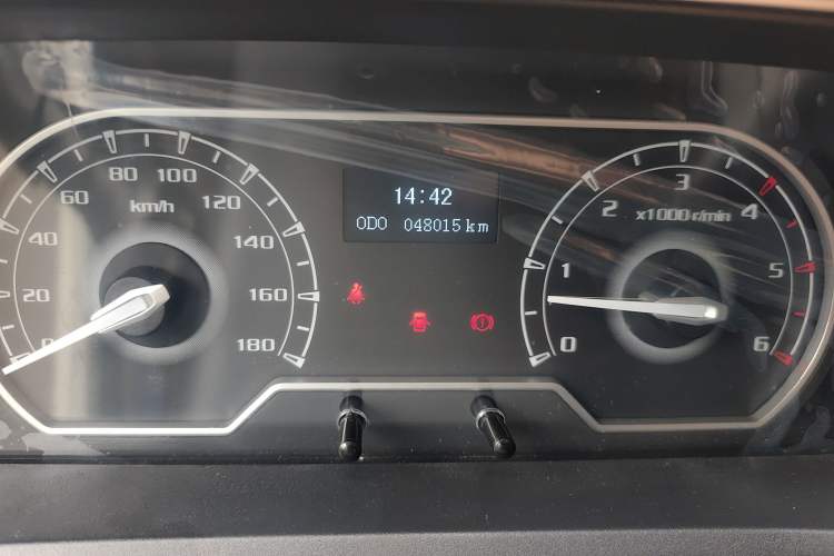 Used SAIC MAXUS Xintu V80 2024 Aotong Value Edition 6MT Short Wheelbase Ultra-Low Roof 127 Ps 7/8/9-Seater
