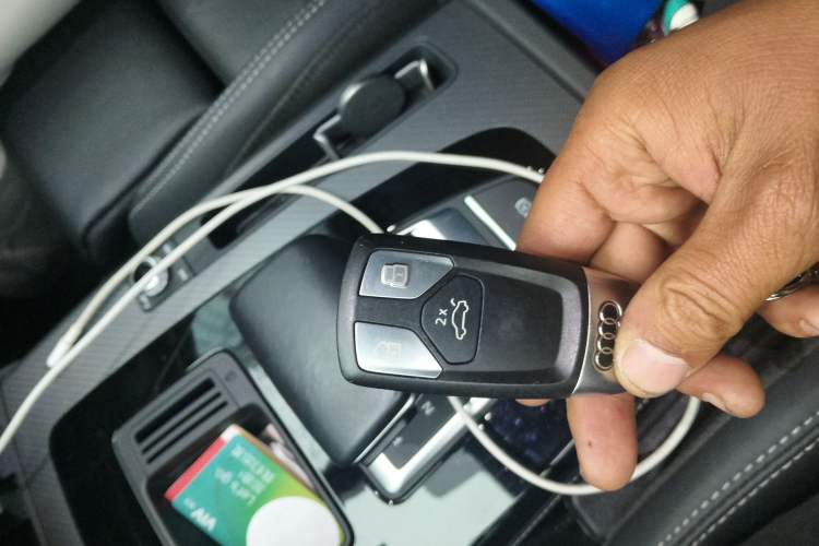 Used Audi Q5L 2023 40T Luxury Dynamic Model Vehicle Key