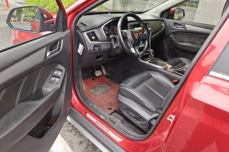 Used Roewe RX5 2016 20T Two-Wheel Drive Automatic Internet Smart Edition
