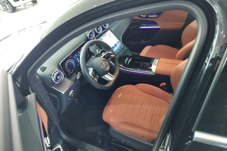 Used Mercedes-Benz GLC 2025 GLC 260 L 4MATIC Luxury Model