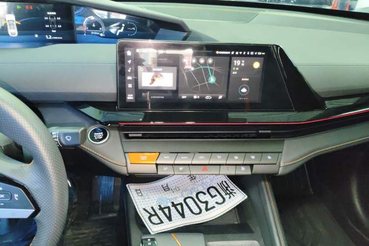 Used CHANGAN UNI-V 2024 1.5T Prestige Edition Audio And AC Panel