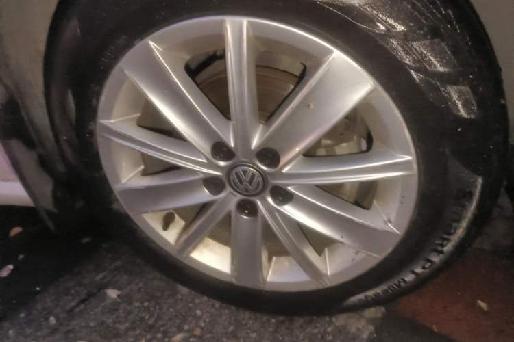 Used Volkswagen Polo 2014 1.6L Automatic Comfort Edition
