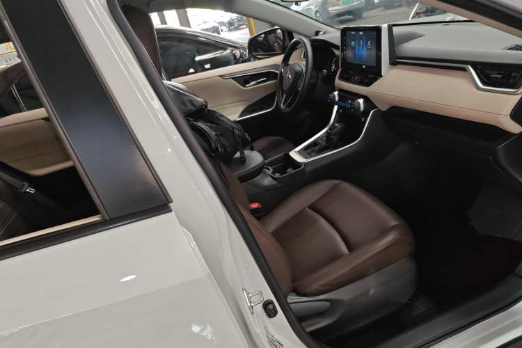 Used Toyota RAV4 2020 2.0L CVT Two-Wheel Drive Fashion Edition