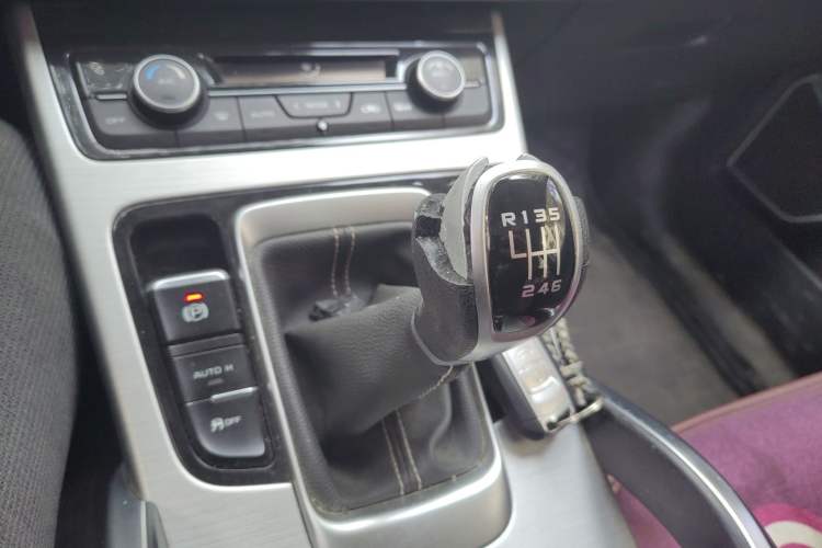 Used Geely Auto Emgrand X7 Sport 2016 2.0L Manual ZhiShang Version