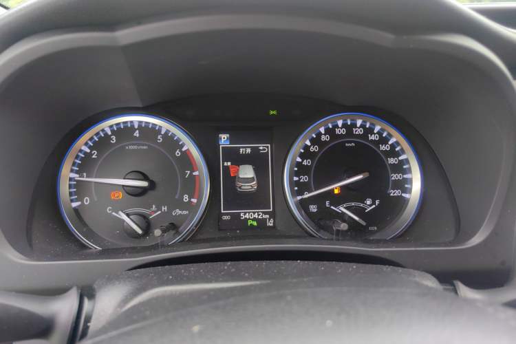 Used Toyota Highlander 2018 2.0T Four-Wheel Drive Luxury Version 7 Seats China VI Standard
