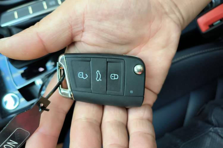 Used Volkswagen Tharu 2023 300TSI Two-Wheel-Drive Moonlight Edition