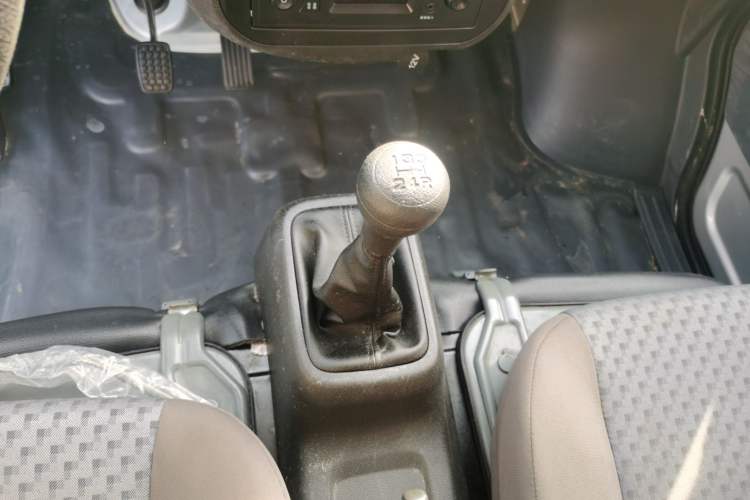 Used Wuling Zhiguang 2023 1.5L Utility Version with Enclosed Windows 2 Seats