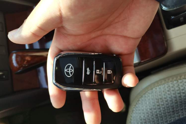 Used Toyota Camry 2012 2.5G Luxury Edition Vehicle Key