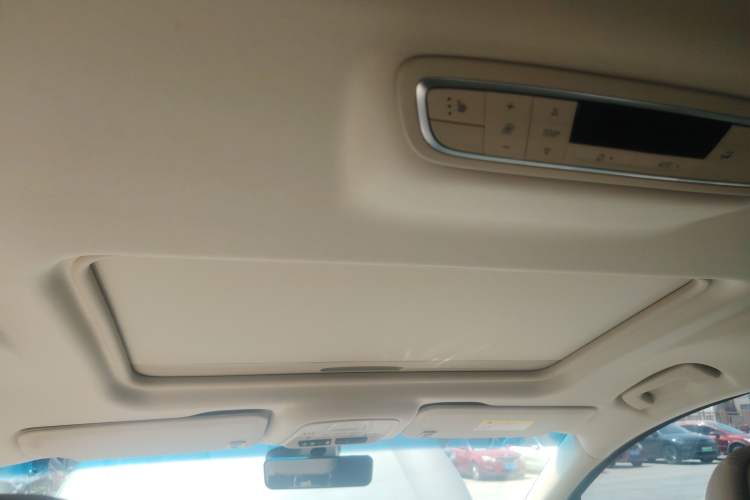 Used Buick GL8 2022 ES Landtrek 653T Luxury Edition