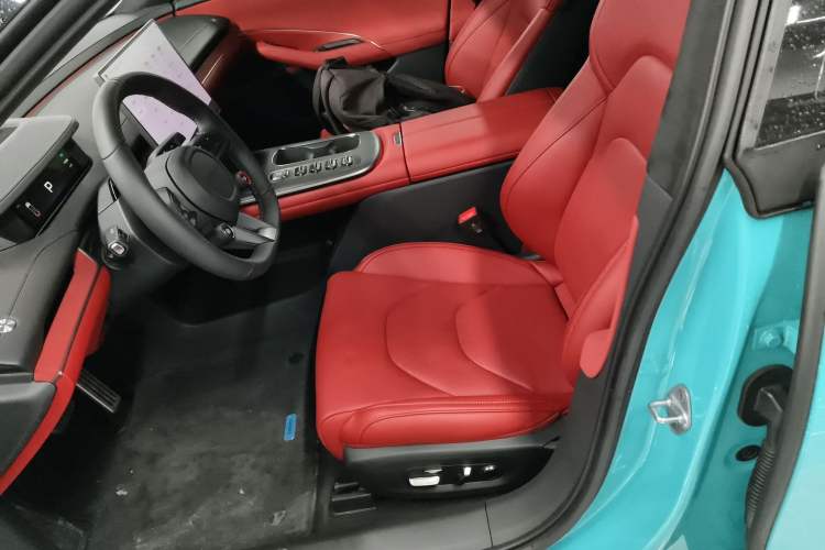 Used Xiaomi Auto SU7 2024 Four-Wheel Drive Ultra-Long Range Advanced Intelligent Driving Max Edition Left Front Seat