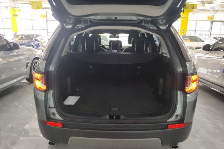 Used Land Rover Discovery Sport 2018 240 PS SE Version Trunk