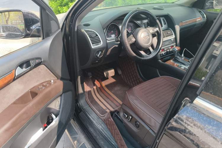 Used Audi Q7  Driver Seat