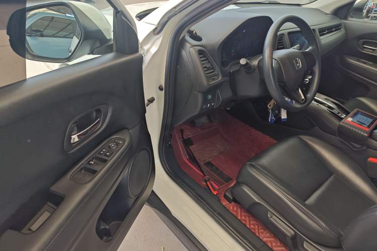 Used Honda Vezel 2020 1.5L CVT Elite Edition Driver Seat