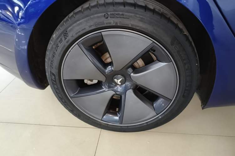 Used Tesla Model 3 2022 Rear-Wheel-Drive Version Right Rear Wheel Hub