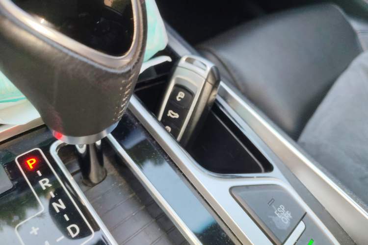 Used Geely Auto Emgrand GT 2015 1.8T Flagship Model
