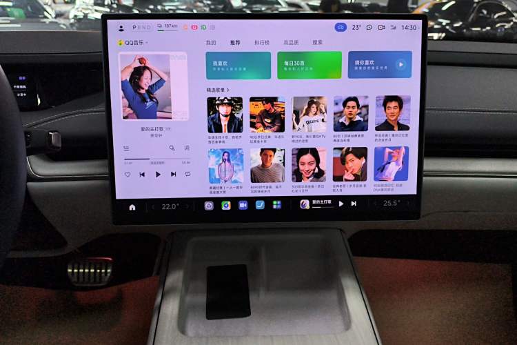 Used Xiaomi Auto SU7 2024 Four-Wheel Drive Ultra-Long Range Advanced Intelligent Driving Max Edition Audio And AC Panel