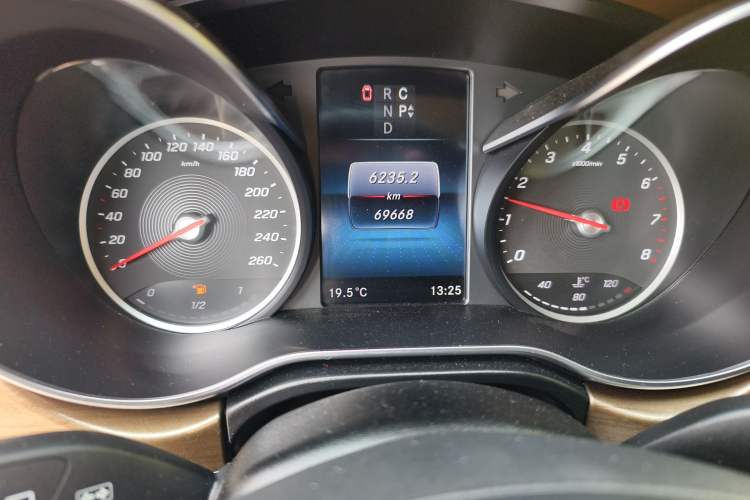 Used Mercedes-Benz V-Class 2022 V 260 L Long-wheelbase Luxury Edition Instrument Cluster