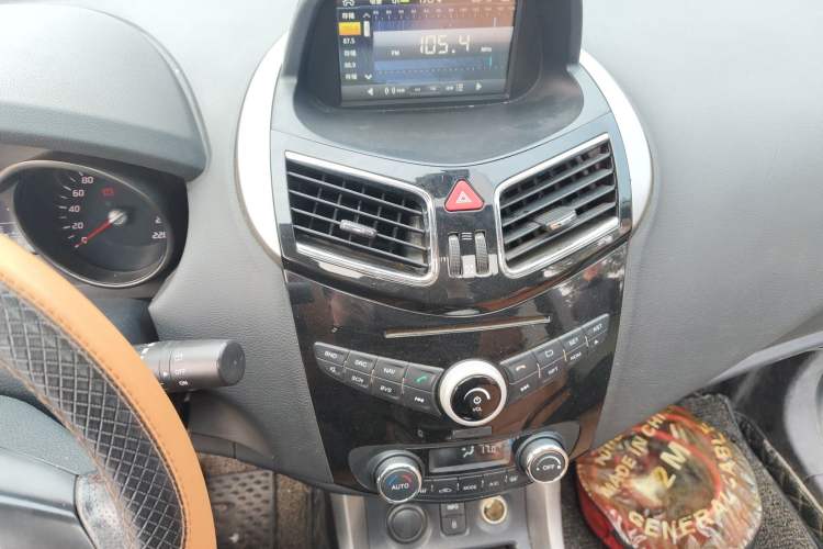 Used Haima S5 2016 1.6L Manual Smart Luxury Tech Edition Audio And AC Panel