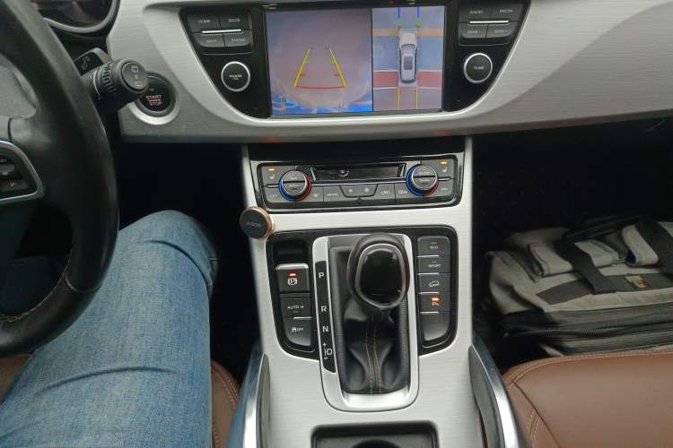 Used Geely Auto Emgrand X7 Sport 2016 1.8TD Automatic ZhiZun Version
