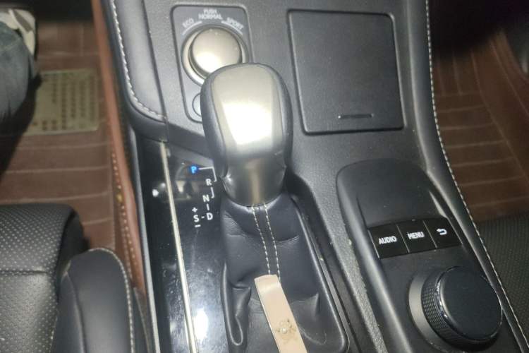Used Lexus ES 2015 200 Elite Edition Gear Lever