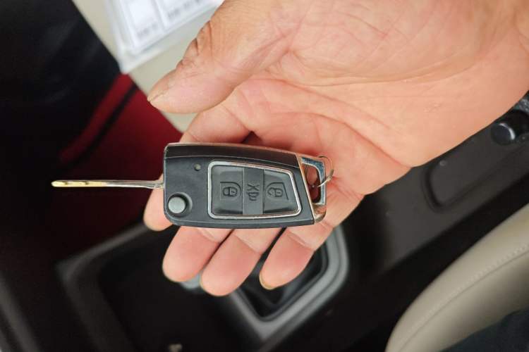 Used Wuling Hongguang V 2022 1.5L Jingqu Version Hydraulic Power Steering LAR
