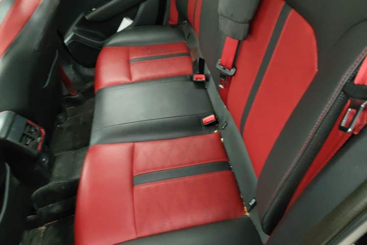 Used Dongfeng Aeolus Yixuan 2022 230T Automatic Adaptive-Beam Knight Edition Left Rear Seat