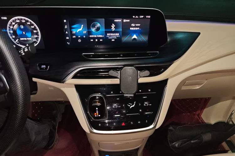 Used Buick GL8 2020 Avenir Avia Six-Seat Deluxe Edition
