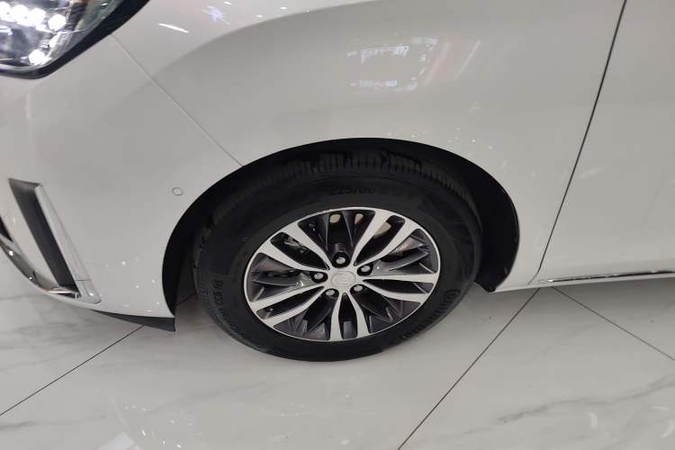 Used Buick GL8 2023 ES Lu Zun Deluxe and Yue Edition
