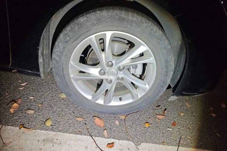 Used Buick Regal 2020 552T Luxury Version Right Front Wheel Hub