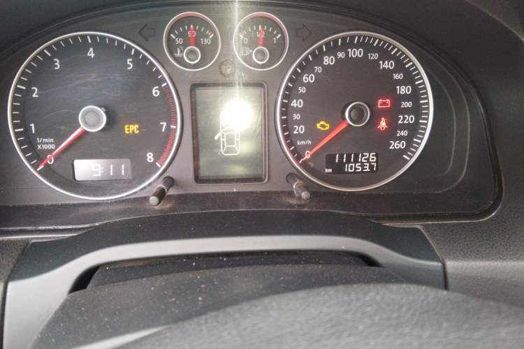 Used Volkswagen Passat 2009 1.8T Manual Luxury Model Odometer Close Up