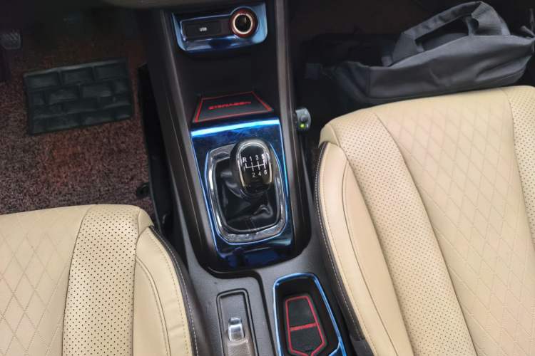 Used Baojun 310W 2017 1.5L Manual Fashion Model China V
