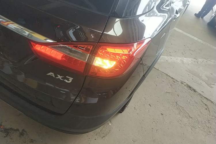 Used Dongfeng Aeolus AX3 2016 1.5L Automatic Zunku Model
