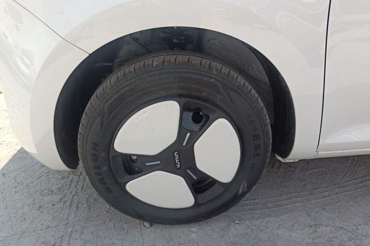 Used CHANGAN NEVO Lumin 2025 205 km Xiangqin Version Left Front Wheel Hub