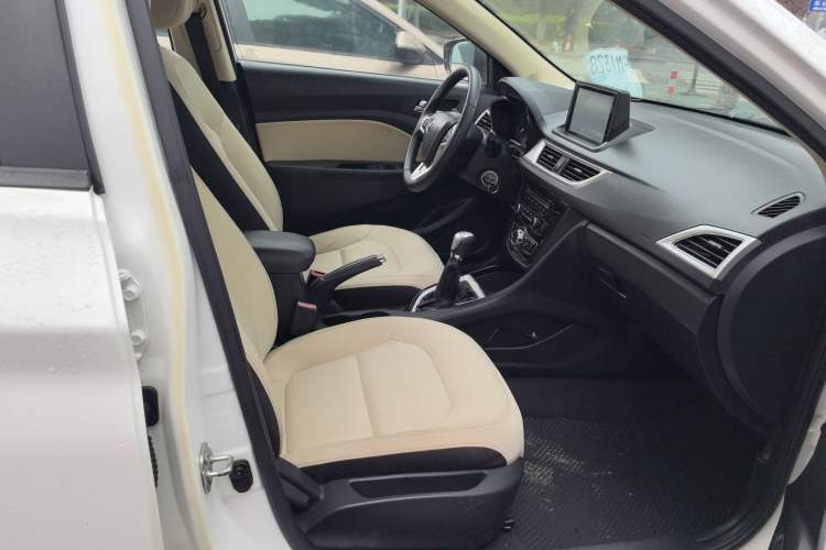 Used CHANGAN Alsvin V7 2015 1.6L Manual Joyful Edition China IV