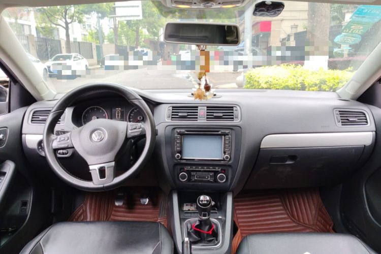 Used Volkswagen Sagitar 2014 Revised Version 1.4TSI Manual - Fashion Edition Center Console