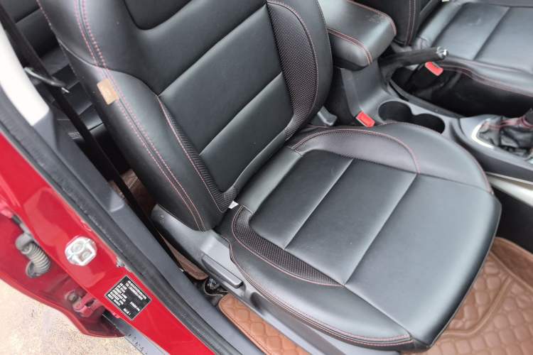 Used CHANGAN CS35 2014 1.6L Manual Luxury Model China IV Standard