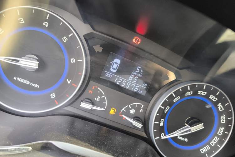 Used Changan Alsvin V7 2015 1.6L Manual Enjoyment Model China V Standard
